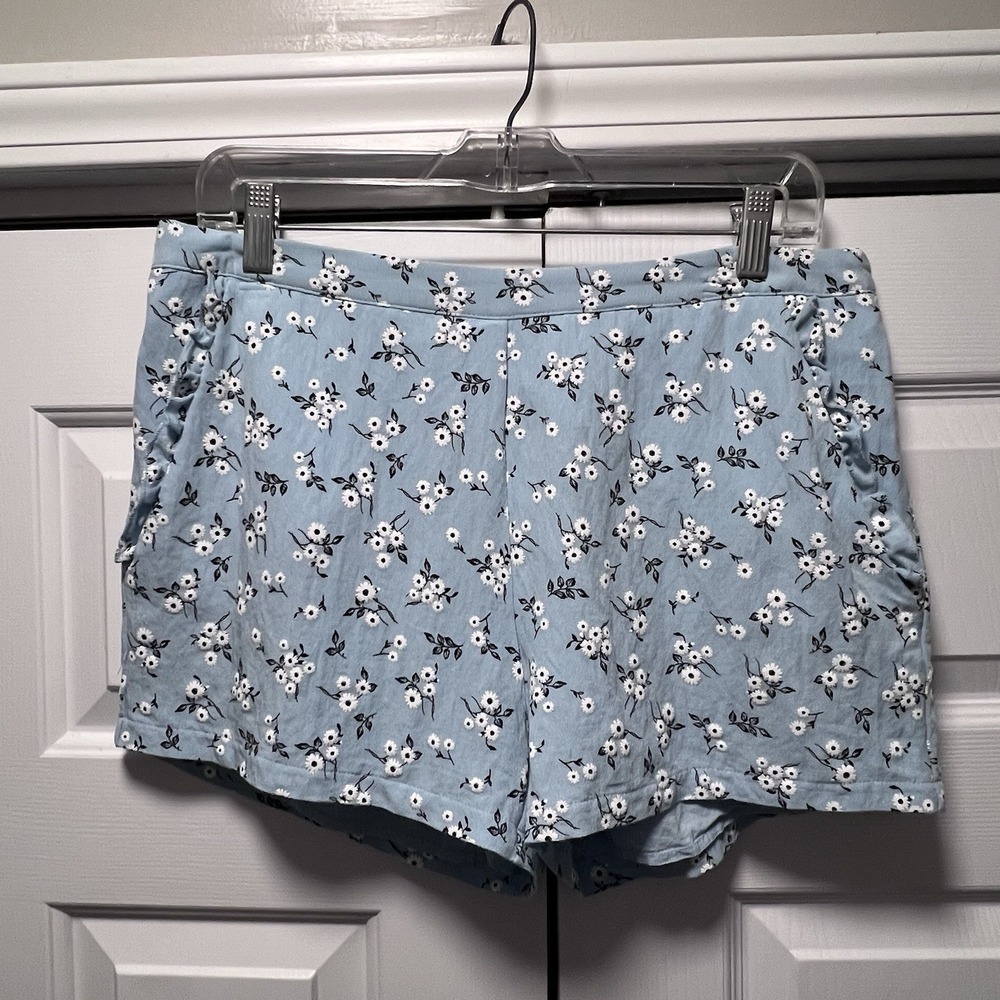 Francescas Miami Light Blue Lined Black Floral Shorts Sz Large F19P8183